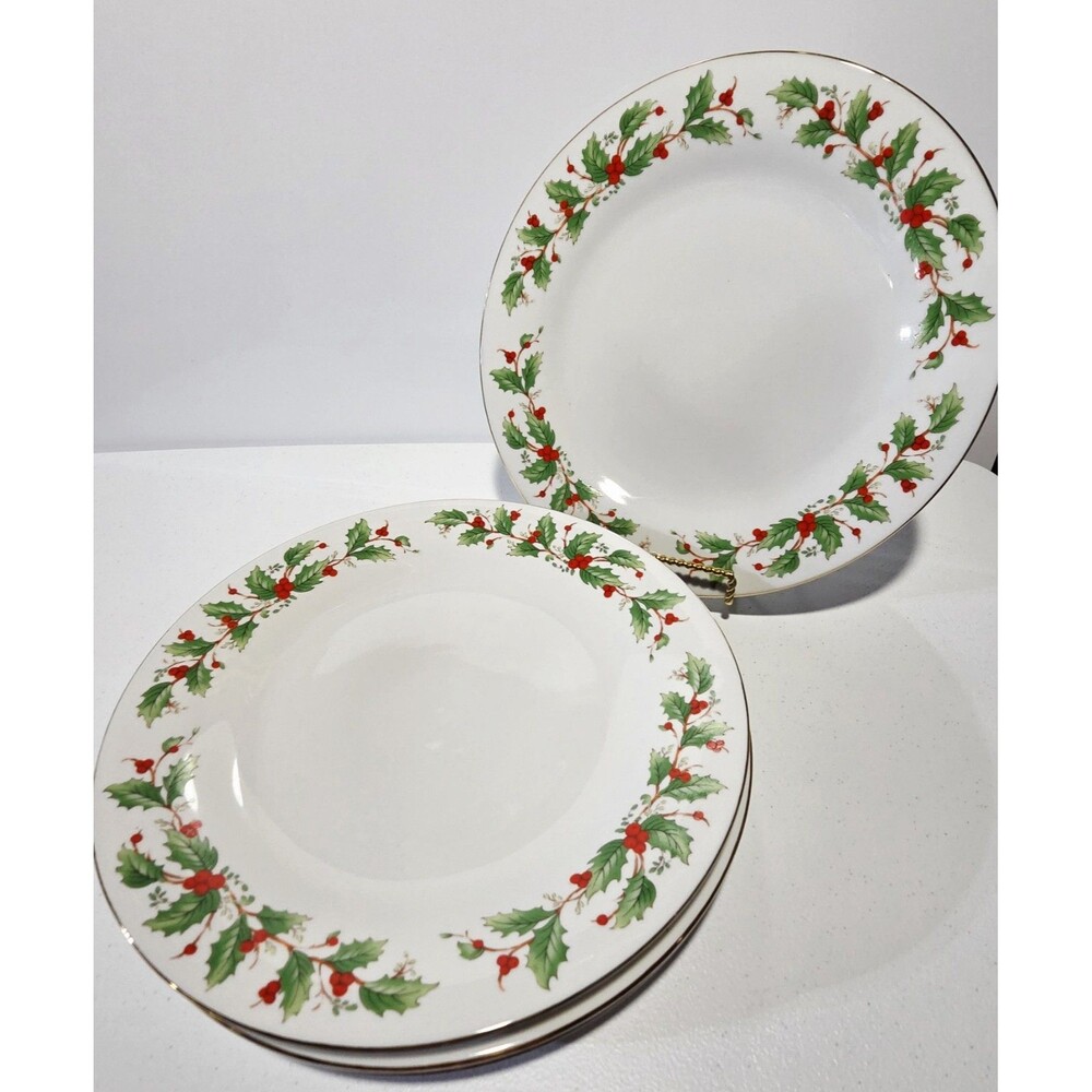Vintage China Pearl Noel Holly Gold Trim 10 3/4”  Dinner Plates Set Of 4